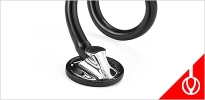3M Littmann Master Cardiology Stethoscoop op een witte achtergrond.
